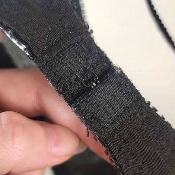 Vintage Maidenform Chantilly Black Lace 34B Black Bra - Picture 6 of 10